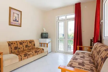 Cevdet Apart 4 * 博德鲁姆